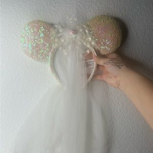 💖SOLD ON ANOTHER PLATFORM💖 Disney Parks Minnie Mouse Bridal Ears